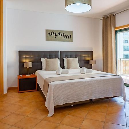 Magnificent 2Bdr Apartment W/ Ac & Pool - 2Min From Beach - By Lovelystay Armação de Pêra Buitenkant foto