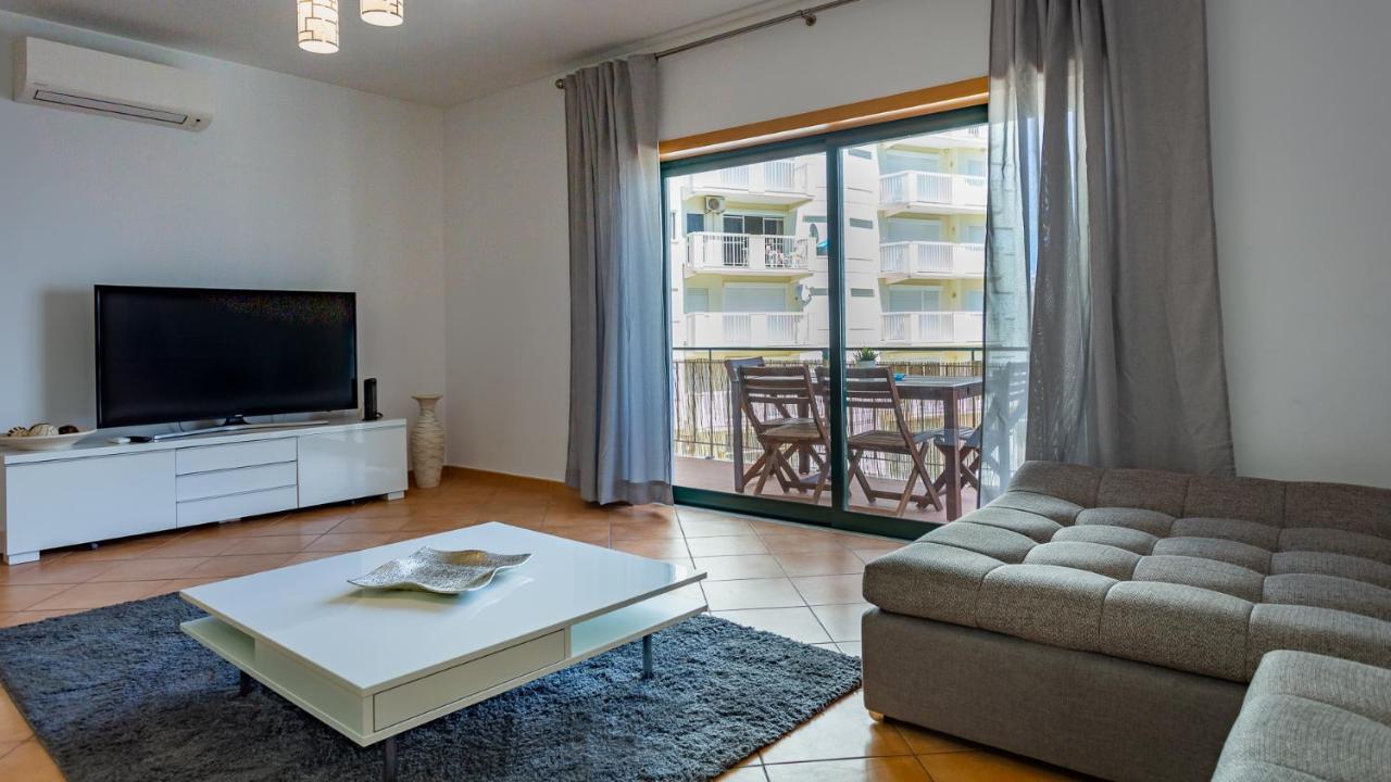Magnificent 2Bdr Apartment W/ Ac & Pool - 2Min From Beach - By Lovelystay Armação de Pêra Buitenkant foto