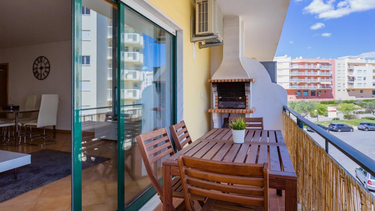 Magnificent 2Bdr Apartment W/ Ac & Pool - 2Min From Beach - By Lovelystay Armação de Pêra Buitenkant foto